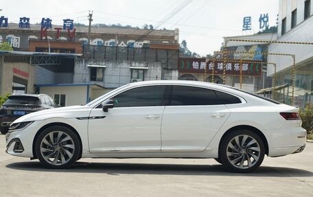 Volkswagen Passat CC, 2022 год, 2 330 000 рублей, 10 фотография