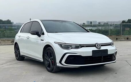 Volkswagen Golf VIII, 2022 год, 1 900 000 рублей, 1 фотография
