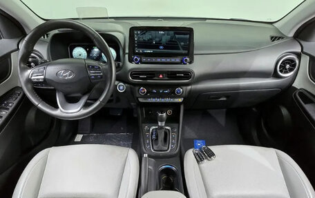 Hyundai Kona I, 2022 год, 1 460 000 рублей, 5 фотография