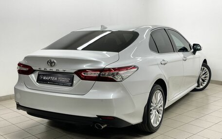 Toyota Camry, 2019 год, 2 990 000 рублей, 4 фотография