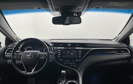 Toyota Camry, 2019 год, 2 990 000 рублей, 18 фотография