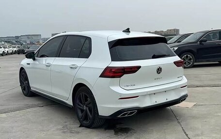 Volkswagen Golf VIII, 2022 год, 1 900 000 рублей, 4 фотография