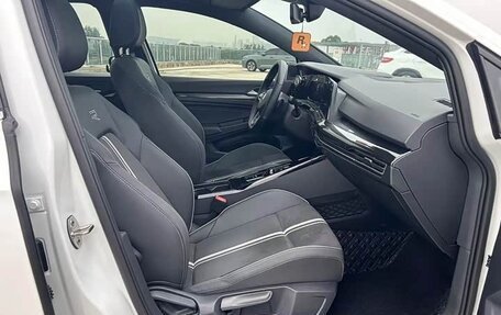 Volkswagen Golf VIII, 2022 год, 1 900 000 рублей, 7 фотография