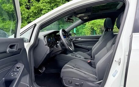 Volkswagen Golf VIII, 2022 год, 1 740 000 рублей, 5 фотография
