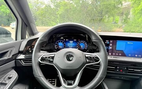 Volkswagen Golf VIII, 2022 год, 1 740 000 рублей, 8 фотография