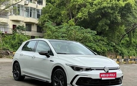 Volkswagen Golf VIII, 2022 год, 1 740 000 рублей, 3 фотография