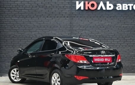 Hyundai Solaris II рестайлинг, 2016 год, 1 000 000 рублей, 4 фотография