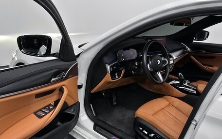 BMW 5 серия, 2022 год, 6 850 000 рублей, 10 фотография