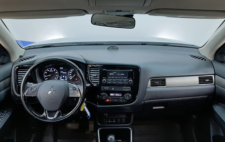 Mitsubishi Outlander III рестайлинг 3, 2018 год, 1 420 000 рублей, 9 фотография