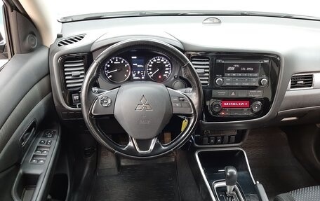Mitsubishi Outlander III рестайлинг 3, 2018 год, 1 420 000 рублей, 14 фотография