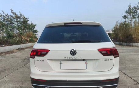 Volkswagen Tiguan II, 2022 год, 2 270 000 рублей, 3 фотография