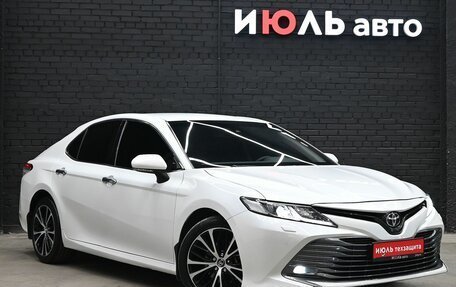 Toyota Camry, 2018 год, 2 750 000 рублей, 3 фотография