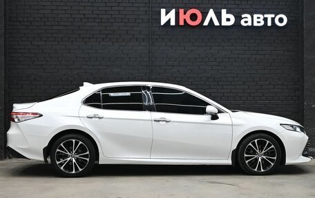 Toyota Camry, 2018 год, 2 750 000 рублей, 8 фотография