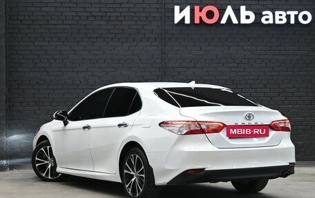 Toyota Camry, 2018 год, 2 750 000 рублей, 4 фотография