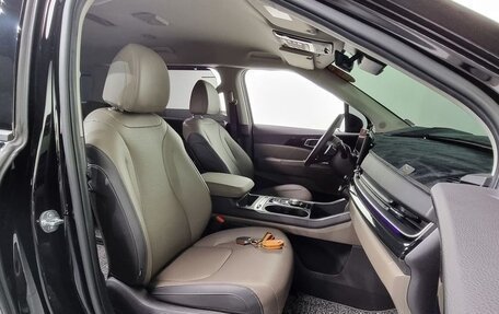 KIA Carnival, 2024 год, 3 690 000 рублей, 7 фотография