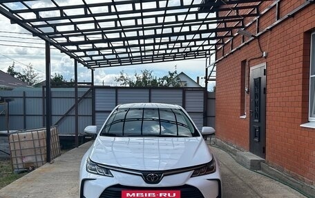 Toyota Corolla, 2022 год, 1 890 000 рублей, 2 фотография