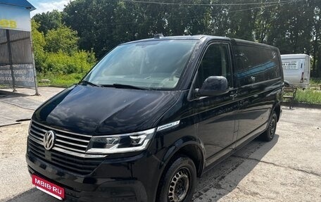 Volkswagen Caravelle T6 рестайлинг, 2020 год, 3 650 000 рублей, 3 фотография