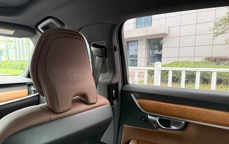 Volvo S90 II рестайлинг, 2021 год, 2 450 000 рублей, 13 фотография