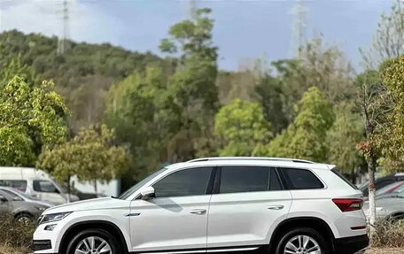Skoda Kodiaq I, 2022 год, 2 420 000 рублей, 9 фотография