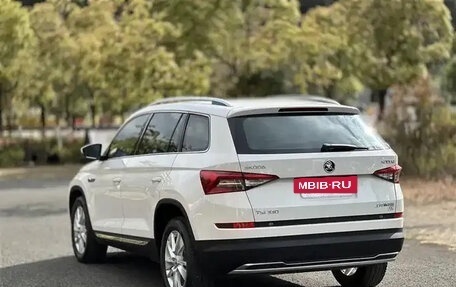 Skoda Kodiaq I, 2022 год, 2 420 000 рублей, 7 фотография