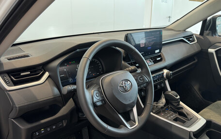 Toyota RAV4, 2025 год, 4 050 000 рублей, 10 фотография