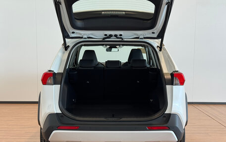 Toyota RAV4, 2025 год, 4 050 000 рублей, 23 фотография