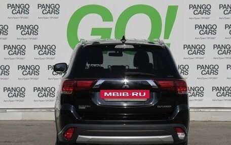 Mitsubishi Outlander III рестайлинг 3, 2017 год, 1 731 600 рублей, 7 фотография