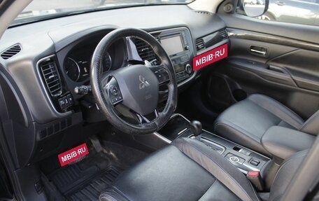 Mitsubishi Outlander III рестайлинг 3, 2017 год, 1 731 600 рублей, 11 фотография