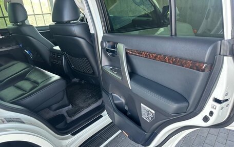 Toyota Land Cruiser 200, 2015 год, 6 500 000 рублей, 25 фотография