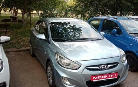 Hyundai Solaris II рестайлинг, 2012 год, 840 000 рублей, 4 фотография