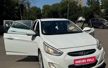Hyundai Solaris II рестайлинг, 2013 год, 870 000 рублей, 4 фотография