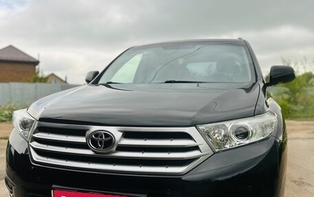 Toyota Highlander III, 2012 год, 2 175 000 рублей, 2 фотография