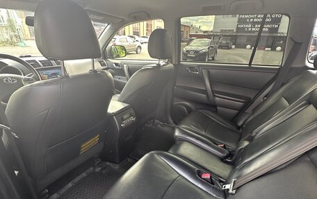 Toyota Highlander III, 2012 год, 2 175 000 рублей, 29 фотография