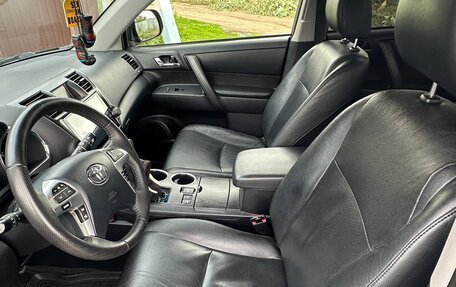 Toyota Highlander III, 2012 год, 2 175 000 рублей, 39 фотография