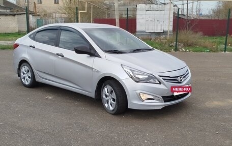 Hyundai Solaris II рестайлинг, 2014 год, 880 000 рублей, 2 фотография