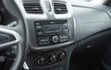 Renault Logan II, 2018 год, 980 000 рублей, 11 фотография