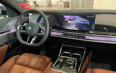 BMW 7 серия, 2025 год, 33 000 000 рублей, 3 фотография