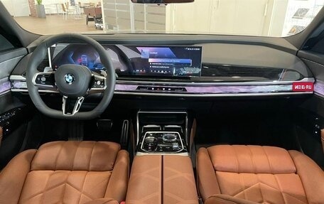 BMW 7 серия, 2025 год, 33 000 000 рублей, 6 фотография