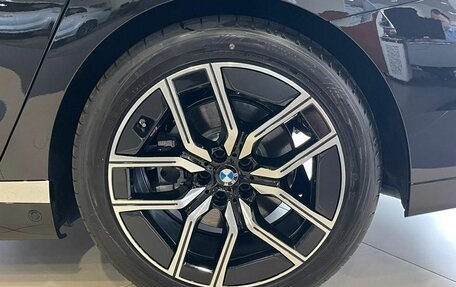 BMW 7 серия, 2025 год, 33 000 000 рублей, 16 фотография