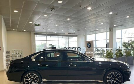 BMW 7 серия, 2025 год, 33 000 000 рублей, 13 фотография
