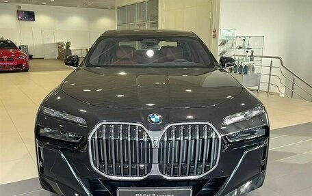 BMW 7 серия, 2025 год, 33 000 000 рублей, 11 фотография