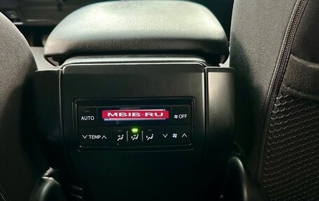 Toyota Land Cruiser Prado 150 рестайлинг 2, 2020 год, 4 750 000 рублей, 9 фотография