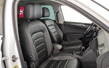 Volkswagen Tiguan II, 2019 год, 2 550 000 рублей, 24 фотография