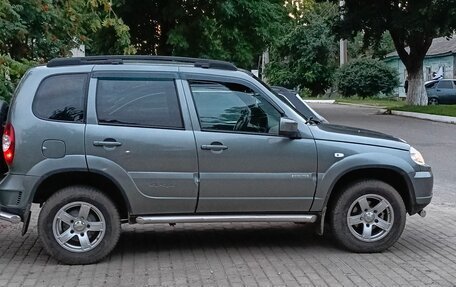 Chevrolet Niva I рестайлинг, 2018 год, 770 000 рублей, 4 фотография