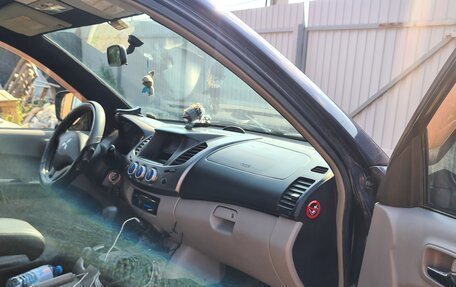 Mitsubishi L200 IV рестайлинг, 2008 год, 900 000 рублей, 5 фотография