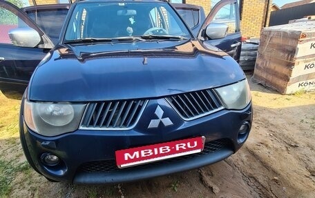 Mitsubishi L200 IV рестайлинг, 2008 год, 900 000 рублей, 9 фотография