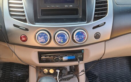 Mitsubishi L200 IV рестайлинг, 2008 год, 900 000 рублей, 20 фотография