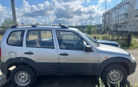 Chevrolet Niva I рестайлинг, 2012 год, 415 000 рублей, 2 фотография