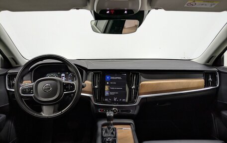 Volvo S90 II рестайлинг, 2019 год, 2 650 000 рублей, 19 фотография