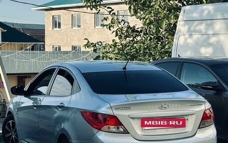 Hyundai Solaris II рестайлинг, 2011 год, 550 000 рублей, 6 фотография